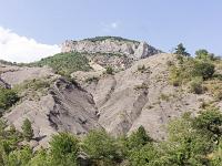 Saint Génis - 05  Marnes à l'entrée du village ...