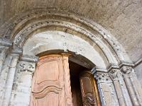 venasque-009-2  Vénasque - Église romane Notre-Dame - Entrée Ouest