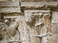 venasque-011-2  Vénasque - Église romane Notre-Dame - Entrée Ouest - Détails des chapiteaux