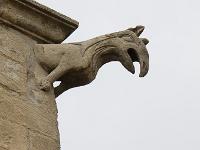 venasque-015-2  Vénasque - Église romane Notre-Dame - Gargouille à la base du clocher