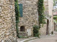 venasque-039-2  Vénasque - Rue Haute