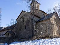 Abbaye de Boscodon  L'église abbatiale. A gauche, l'aile des moines