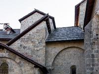Abbaye de Boscodon  A gauche la chapelle St Firmin