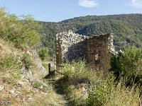 Barret-de-Lioure - Drôme  Nous allons maintenant nous rendre au Sud du village sur La Clastre, ancienne voix de communicaiton qui reliait le village entre autres au quartier du Genisseau ...