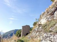 Barret-de-Lioure - Drôme  Voici la clastre ...