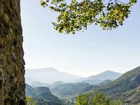 Barret-de-Lioure - Drôme  Autre vue vers l'Ouest depuis le village ...