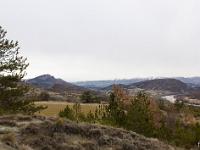 Du côté de Bevons un jour pluvieux d'hiver  Vue vers l'Est. Au loin dans la brume, les crêtes de Vaumuse. A gauche, La Baume (1145m). Devant elle Pierre avon (668m). A droite, Montgervis (751m)