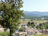 Bourdeaux  Montée vers les châteaux