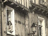 Bretagne 2007  Vanne - "La fille à la fenêtre"