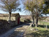 Cabanons  Cabanon en bordure de chemin à Paresous au Sud de Sisteron 1/3