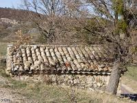 Cabanons  Cabanon en bordure de chemin à Paresous au Sud de Sisteron 2/3