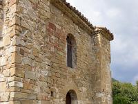 Chapelle Saint Cyrice (XI XIIe)  Autre vue sur la façade sud et les deux travées