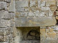 Chapelle Saint Cyrice (XI XIIe)  Ceci n'est pas un four, mais la porte des morts qui permettait de sortir les morts directement dans le cimétière qui se trouvait jadis ici