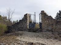 Chapelle Saint Laurent (XIIe) - Barret sur Méouge  Entrée du cimétière à l'Ouest de la chapelle 2/3