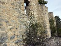 Chapelle Saint Laurent (XIIe) - Barret sur Méouge  Façade Est de la chapelle, dotée de trois puissants contreforts
