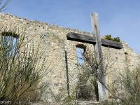 Chapelle Saint Laurent (XIIe) - Barret sur Méouge  Façade Est et croix de bois 2/3