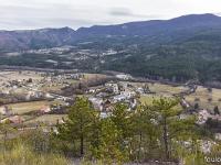 Chapelle Saint Laurent (XIIe) - Barret sur Méouge  Vue vers l'Est qui donne sur le village. Au loin à gauche, Saint Pierre Avez