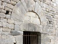 Chapelle Sainte Madeleine (XIIe)  Vue sur l'unique entrée (photo mars 2018)