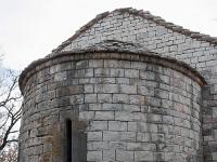 Chapelle Sainte Madeleine (XIIe)  Vue sur l'abside et son ouverture (photo mars 2018)