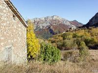 Chapelle de Dromon - Saint Geniez  La chapelle depuis le hameau de Chabert