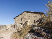 Chapelle de Dromon - Saint Geniez  Nous voici devant la façade Ouest de la chapelle