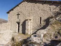 Chapelle de Dromon - Saint Geniez  Autre vue sur la façade Est de la chapelle