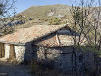 Chapelle de Dromon - Saint Geniez  Vue sur les façades Sud et Est de la chapelle