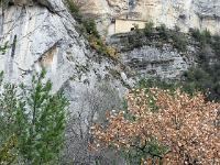 Chapelle Saint-Pons - XIIe  On aperçois la chapelle sur son promontoire