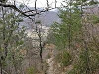 Chapelle Saint-Pons - XIIe  Vue sur le sentier (sens inverse de la marche)