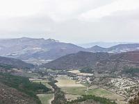Chapelle Saint-Pons - XIIe  Vue sur le cirque de Valbelle et la vallée du Jabron  au second plan