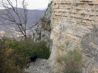 Chapelle Saint-Pons - XIIe  Nous nous dirigeons vers l'Ouest en longeant la falaise 1/4