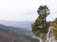 Chapelle Saint-Pons - XIIe  Vue sur la paysage au Nord. En bas, le ravin du Grand Vallon