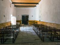 Chapelle Saint Christol commune de Mirabeau  Intérieur de la chapelle côté entrée principale