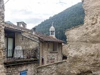 Châtillon En Diois - Drôme  Le haut du clocher-mur du Temple à gauche et celui de la tour de l'Horloge au centre ...