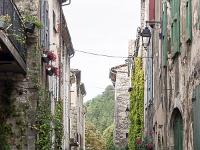 Châtillon En Diois - Drôme  Rue des Rostangs, ancienne rue commerçante du village médiéval ...