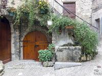 Châtillon En Diois - Drôme  Placette et sa fontaine ...