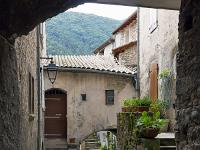 Châtillon En Diois - Drôme  Ruelle et passage couvert ...