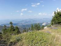 Sur les crêtes de Lure  Fin juillet 2024 - Vue vers le Nord/Est. Au loin vers le centre, on aperçois le quartier du Thor à Sisteron ...