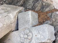 Croix  Dans le cimetière de Lurs