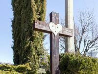 Croix  A l'entrée du village de Cruis (Est)