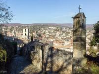 Croix  Forcalquier - Croix sur un calvaire en montant à la citadelle (Alpes de Ht Provence)
