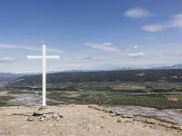 Croix  Monastère bénédictin de Ganagobie - Croix au bout de l'Allée de Forcalquier, autrefois appelée" le promenoir" car les moines s’y promenaient après le repas 1/2