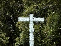 Croix  Monastère bénédictin de Ganagobie - Croix de verre verre dans le cimetière actuel des moines au Nord du monastère