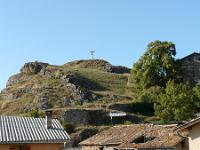Croix  Calvaire sur la motte castrale du village de Turriers (Alpes de Haute Provence)