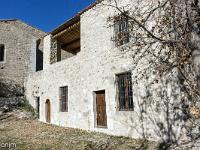Eglise Saint Mary - XIIIe  Ici, l'ancien hermitage. Cet ensemble comprenait la cure , la mairie et l'école du village médiéval de Châteauneuf-Miravail aujourd'hui ruiné ...