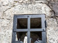 Oratoire Saint Sébastien - 1722  Oratoire Saint Sébastien érigé en 1722. Celui-ci est orienté au Sud, face à la montagne de Lure d'ou venait la menace de la peste ...