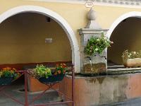 Fontaines, sources et lavoirs  A Cruis (Alpes de Haute Provence)