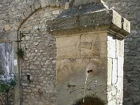 Fontaines, sources et lavoirs  A Vaison-la-Romaine (Vaucluse)