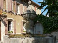 Fontaines, sources et lavoirs  A Vaison-la-Romaine (Vaucluse)