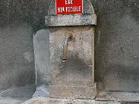 Fontaines, sources et lavoirs  A Sisteron quartier de Bourg Reynaud (Alpes de Haute Provence)
